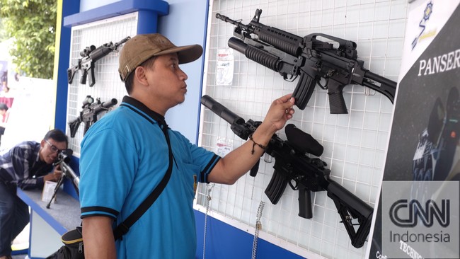 Pemerintah Venezuela memutuskan untuk melucuti senjata milik warganya guna meningkatkan keamanan yang akhir-ahir ini memburuk akibat kebebasan memiliki senjata.