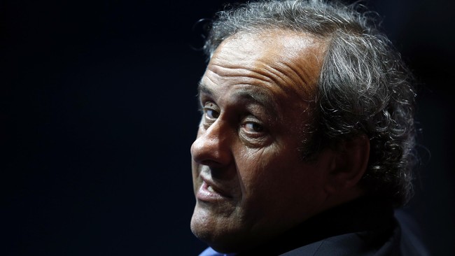 Terjepit setelah bandingnya ditolak CAS dan juga disudutkan seorang Komite Etik FIFA, Michel Platini melakukan aksi protes tak mau datang ke sidangnya sendiri.