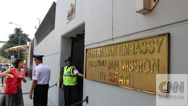 Ucapan Abbott yang mengaitkan bantuan Australia untuk tsunami Aceh dengan keharusan RI membalas budi dengan bebaskan terpidana mati asal negeri itu, diprotes.