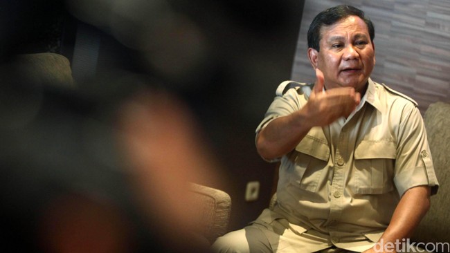 Prabowo hanya ketum sementara. Tapi Gerindra tak buru-buru mencari penggantinya. Gerindra lebih fokus memperketat perekrutan kader. Kapok kasus Ahok terulang.