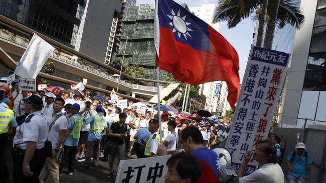Mahasiswa melakukan aksi mogok belajar memprotes keputusan Tiongkok yang tidak mengabulkan demokrasi utuh di Hong Kong.