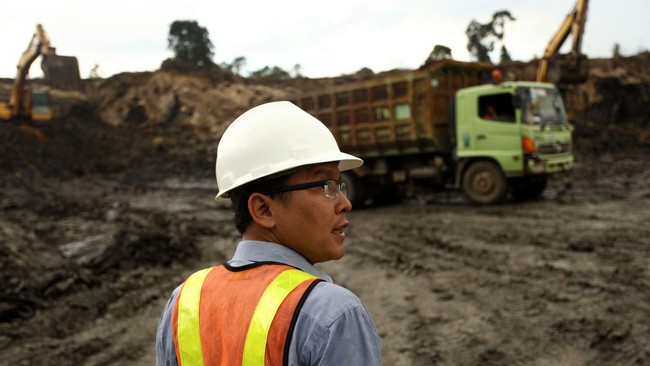 Kementerian Energi dan Sumber Daya Mineral mendesak pemerintah&nbsp;daerah untuk mencabut izin perusahaan tambang yang tidak membayar royalti, pajak dan biaya reklamasi