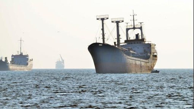 Pertamina diketahui juga melakukan pembelian minyak melalui Pertamina Energy Services, anak usaha Petral berbasis di Singapura.