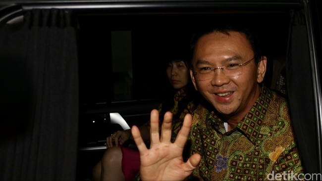 Basuki Tjahaja Purnama siap menjadi Gubernur DKI Jakarta tanpa dukungan partai politik. Ia ingin memberi pelajaran terakhir kepada partai dan publik jika benar pilkada langsung nantinya dihapuskan.