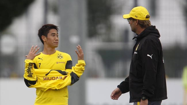 Meski seluruh gelandang intinya mendapatkan cedera, Borussia Dortmund mampu meraih hasil imbang dan terhindar dari kekalahan ketiganya musim ini.