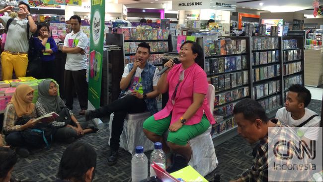 Apa rasanya mendedikasikan setahun untuk keliling dunia? Bukan sekadar datang dan berfoto ala turis, tetapi meresapi berbagai pengalaman unik. Seorang Perucha Hutagaol &ndash; kerap disapa Trinity &ndash; telah melakukannya.