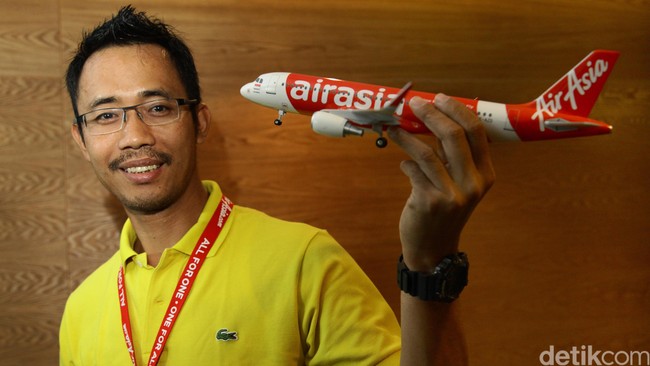 Indonesia AirAsia telah meminta Pertamina untuk bersedia menerima pembayaran avtur dalam bentuk rupiah, namun tidak ditanggapi.