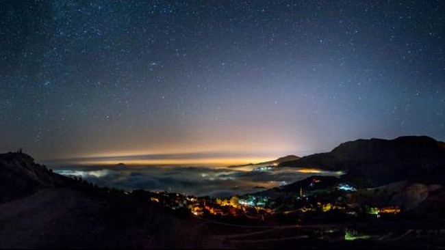 Di bulan Oktober hingga November 2014, ada dua hujan meteor Orionids dan Northern Taurids yang akan menghiasi angkasa dan bisa dilihat dengan mata telanjang.