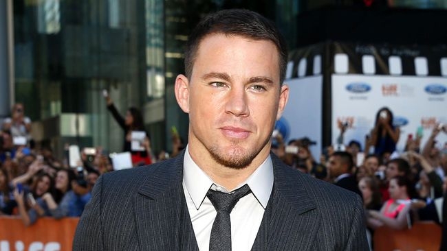 Channing Tatum bereksplorasi ke belakang kamera. Ia akan menjadi rekan sutradara untuk film adaptasi dari novel berjudul Forgive Me, Leonard Peacock.
