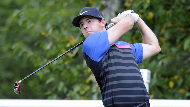 Rory McIlroy menjalani hari pertama Australia Terbuka dengan kondisi yang sulit, yaitu dihadang cuaca buruk dan dengan tubuh yang mengalami jetlag.