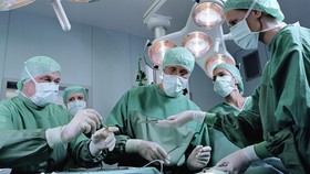Mengapa Dokter Memakai Baju Hijau?