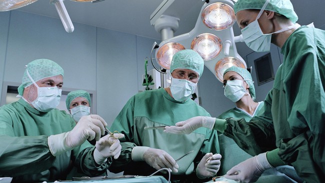 Untuk satu ginjal, Chhay dibayar lebih dari Rp36 juta, namun bandar organ tubuh malah dapat uang lebih banyak. Diperkirakan banyak kasus yang belum terungkap.