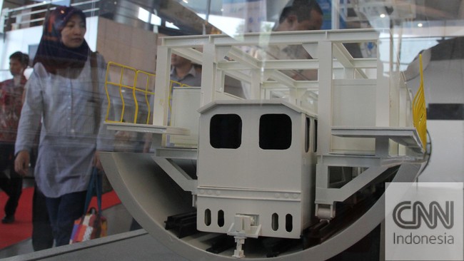 Tahap pertama pembangunan proyek LRT ini ditargetkan tuntas pada 2018, yang meliputi dua koridor utama, yakni Cibubur-Cawang-Dukuh Atas dan Cawang-Grogol.