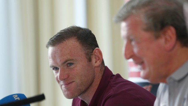 Rooney berada di peringkat empat pencetak gol terbanyak Inggris, dengan raihan 41 gol dari 97 laga. Rooney hanya terpaut tiga gol dari rekor Greaves.
