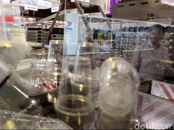 RI Kebanjiran Plastik Impor, Paling Banyak dari China