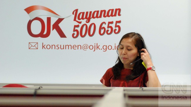 Otoritas Jasa Keuangan (OJK) menjamin pencairan asuransi untuk korban jatuhnya pesawat AirAsia QZ8501 akan dilakukan pada akhir bulan ini.
