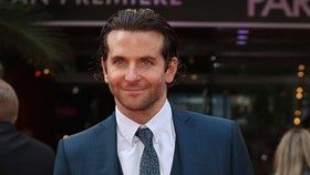 Seni Bugil Bradley Cooper