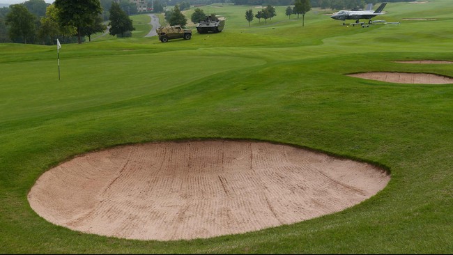 Setelah 18 tahun berkiprah di dunia golf, pegolf AS Tiger Woods mulai merambah bidang rancang lapangan golf dan debutnya pun segera diluncurkan.