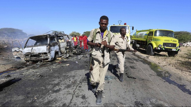 Al-Shabaab merebut kota Buqda dari pasukan Uni Afrika, namun banyak warga yang mengatakan mereka mendapat perlakuan buruk dari keduanya.