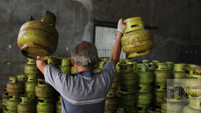 Pertamina mencatat dari 560 tabung elpiji 3 Kg yang dijajakan melalui operasi pasar, rata-rata hanya terjual sekitar 40 sampai 60 tabung.
