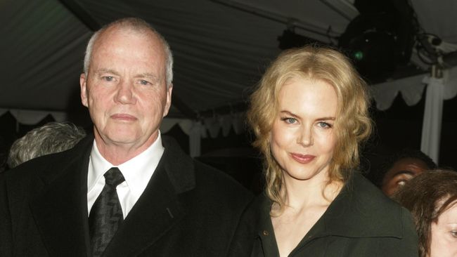 Antony Kidman, ayah kandung Nicole Kidman meninggal dunia di Singapura, Jumat (12/9). Saat itu, Antony sedang mengunjungi adik dari Nicole Kidman, Antonia yang tinggal di Singapura.