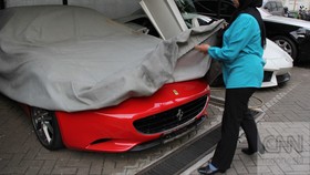 KPK Lelang Mobil Sitaan, Harga Mulai Rp28 Juta