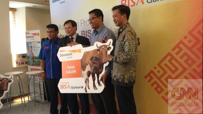 Bank Danamon menargetkan pertumbuhan kredit hingga 16 persen pada 2015, di mana kredit UMKM diharapkan menjadi motor utama kinerja pembiayaan perseroan. 