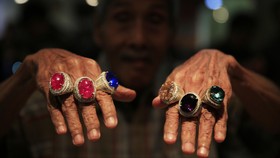 Euforia Hobi Sesaat, Hati-Hati Bisnis Sesat