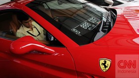 Pria AS Ditangkap Usai Beli Ferrari Pakai Dana Bantuan Covid
