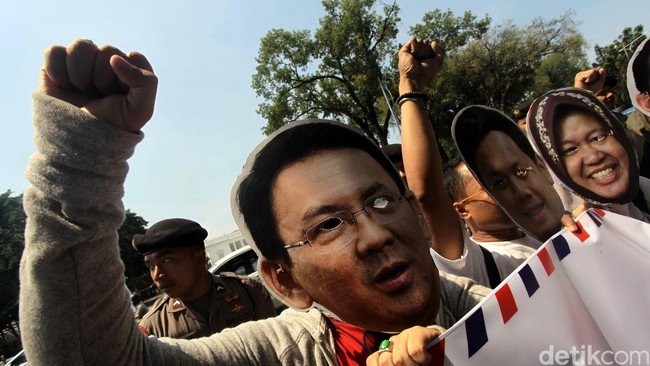Selain secara intensif mengajak Demokrat, PDIP juga meminta agar Partai Persatuan Pembangunan pada voting nanti berpihak pada Pilkada langsung.