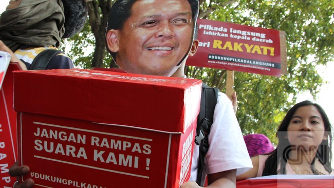 Perppu Pilkada dikeluarkan Susilo Bambang Yudhoyono di akhir masa jabatannya sebagai respons atas UU Pilkada yang mengatur pelaksanaan pilkada oleh DPRD.