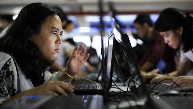 Ribuan akses internet nirkabel WI-FI akan segera tersedia di Italia sebagai langkah menutupi kesenjangan koneksi dan meningkatkan pertumbuhan ekonomi.