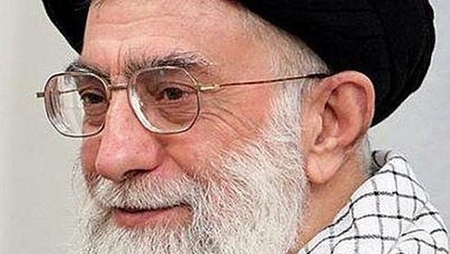Pemimpin tertinggi Iran, Ayatollah Ali Khamenei, menyatakan film American Sniper mempromosikan propaganda anti-Islam.
