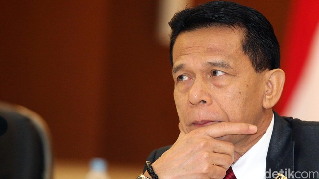 Eddy Mulyadi Soepardi, seorang calon anggota BPK terpilih disebut masih menjabat sebagai deputi di BPKP dan komisaris salah satu BUMN.