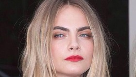 Cara Delevingne Jadi Editor Fesyen