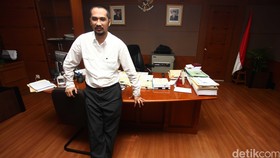 Abraham Samad, dari Kartu Keluarga ke Meja Hijau