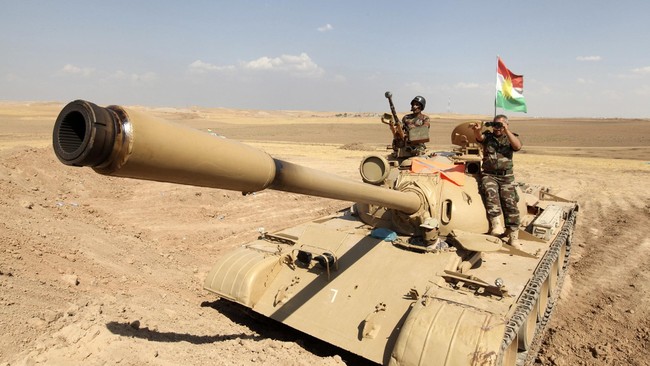 Serbuan ISIS ke daerah kekuasaan pasukan Kurdi di Irak menewaskan seorang anggota pasukan elite Amerika Serikat, Navy SEAL.
