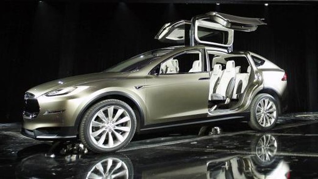 Proyek mobil listrik yang bisa jalan otomatis ini merupakan upaya Apple untuk masuk dalam industri otomotif serta bersaing langsung dengan Tesla Motors.