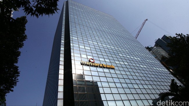 Bank Mutiara berkukuh sebagai Perusahaan Tercatat di Bursa Efek Indonesia. Saat ini eks Bank Century itu sedang menunggu putusan dari Mahkamah Konstitusi.