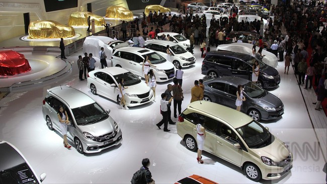 Perlambatan ekonomi dan lesunya pasar otomotif membuat Astra International realistis. Tapi mereka masih berharap berkah Lebaran. 