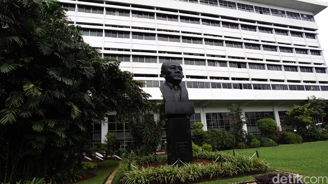 Pemilihan Prasetyo sebagai Jaksa Agung disebut Abraham Samad sebagai pilihan yang sangat tidak tepat.