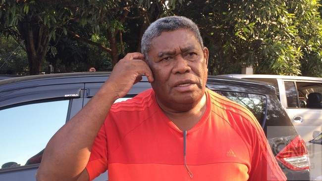 Robby Maruanaya, pelatih tim Papua Dua yang membawa timnya ke semifinal Piala Pertiwi, meminta agar kompetisi sepakbola wanita diadakan sepanjang tahun.