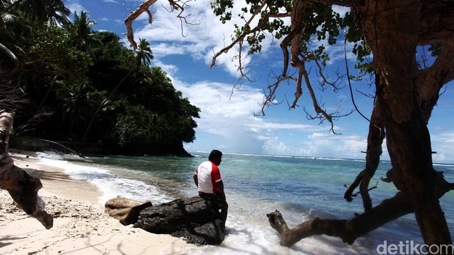 Pemerintah Tiongkok mengeluarkan larangan berkunjung bagi warganya ke Filipina, mengakibatkan sektor wisata Filipina merugi hingga Rp131 miliar.