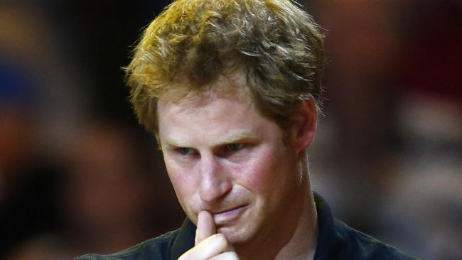 Penny Junor menulis Prince Harry: Brother, Soldier, Son. Biografi itu mengungkap sisi-sisi pribadi Harry yang tak banyak diketahui orang.