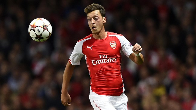 Mesut Ozil membanggakan kontribusinya di lapangan tengah Arsenal. Ia juga mengklaim formasi 4-2-3-1 berjalan baik karena keberadaan dirinya.