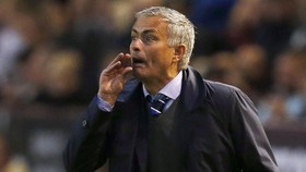 Mourinho: Pellegrini Bukan Teman Saya