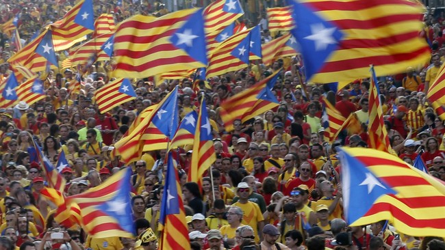 Mahkamah Konstitusi Spanyol mengabulkan gugatan pemerintah yang mengatakan referendum telah menyalahi konstitusi dan tidak didukung mayoritas rakyat Catalonia.