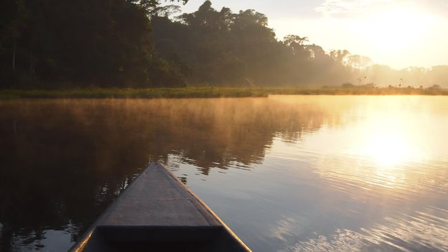Sungai adalah bagian tak terpisahkan dalam rantai kehidupan di bumi. Selain menopang kehidupan, sungai juga menyimpan potensi wisata yang tak kalah menarik.