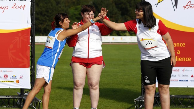 Mungkin banyak yang mengenal Eko Yuli Irawan dan Sri Wahyuni, peraih medali dari angkat besi untuk Indonesia di Asian Games 2014. Tetapi, kenalkah Anda dengan Stephanie Handojo?