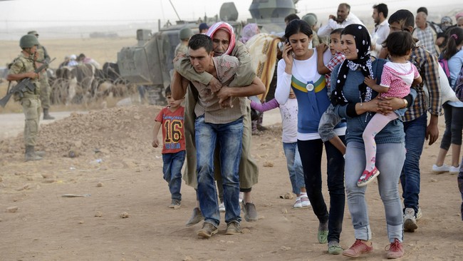 Militan ISIS menguasai 60 desa Kurdi di Kobani, membuat ratusan ribu warganya hengkang untuk menghindari terlibat pertempuran atau pembunuhan.